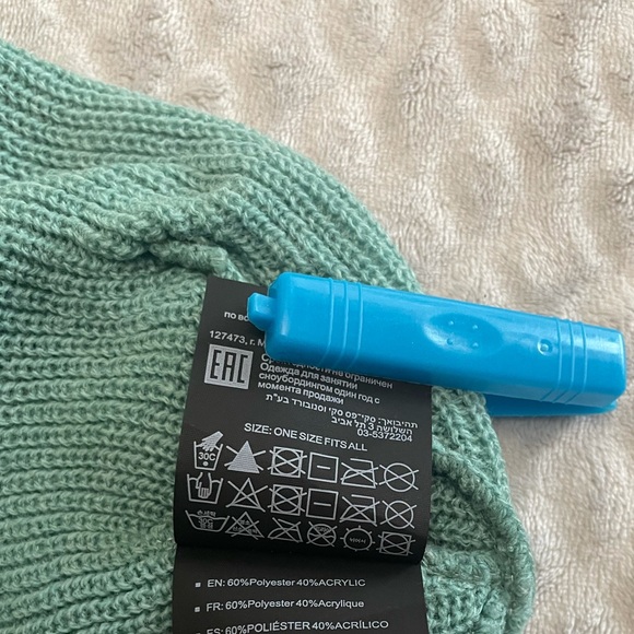 Green Burton Toque - Picture 9 of 9